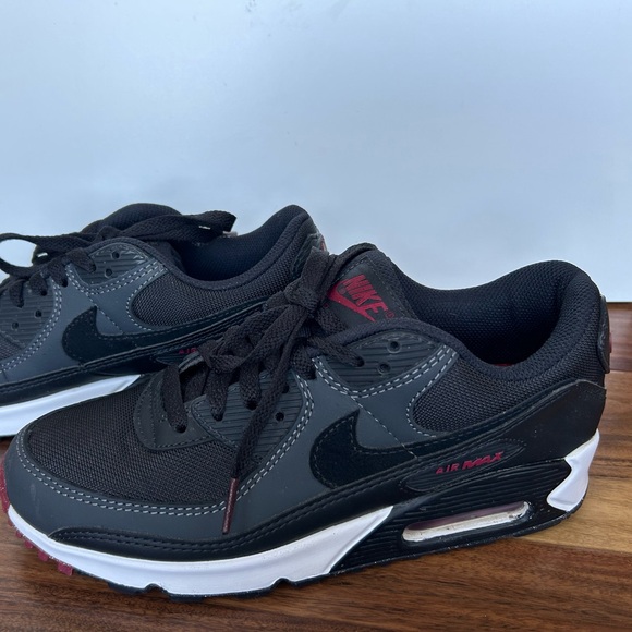 Nike Other - Black Nike Air Max size 7